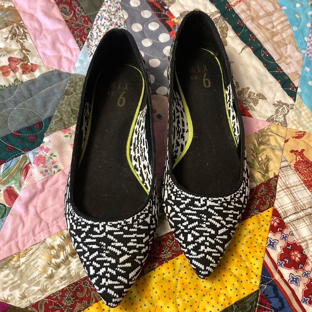 Mix No. 6 Black and White Geometric Flats